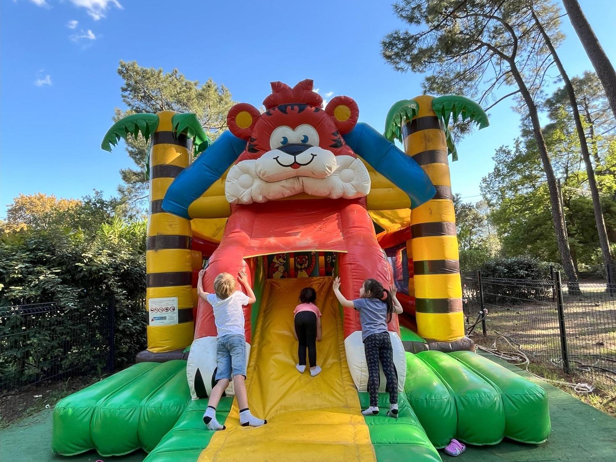 Camping La Simioune En Provence Bollene Exterior photo