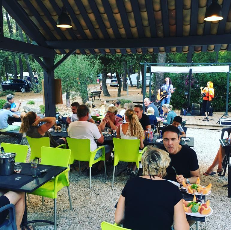 Camping La Simioune En Provence Bollene Exterior photo